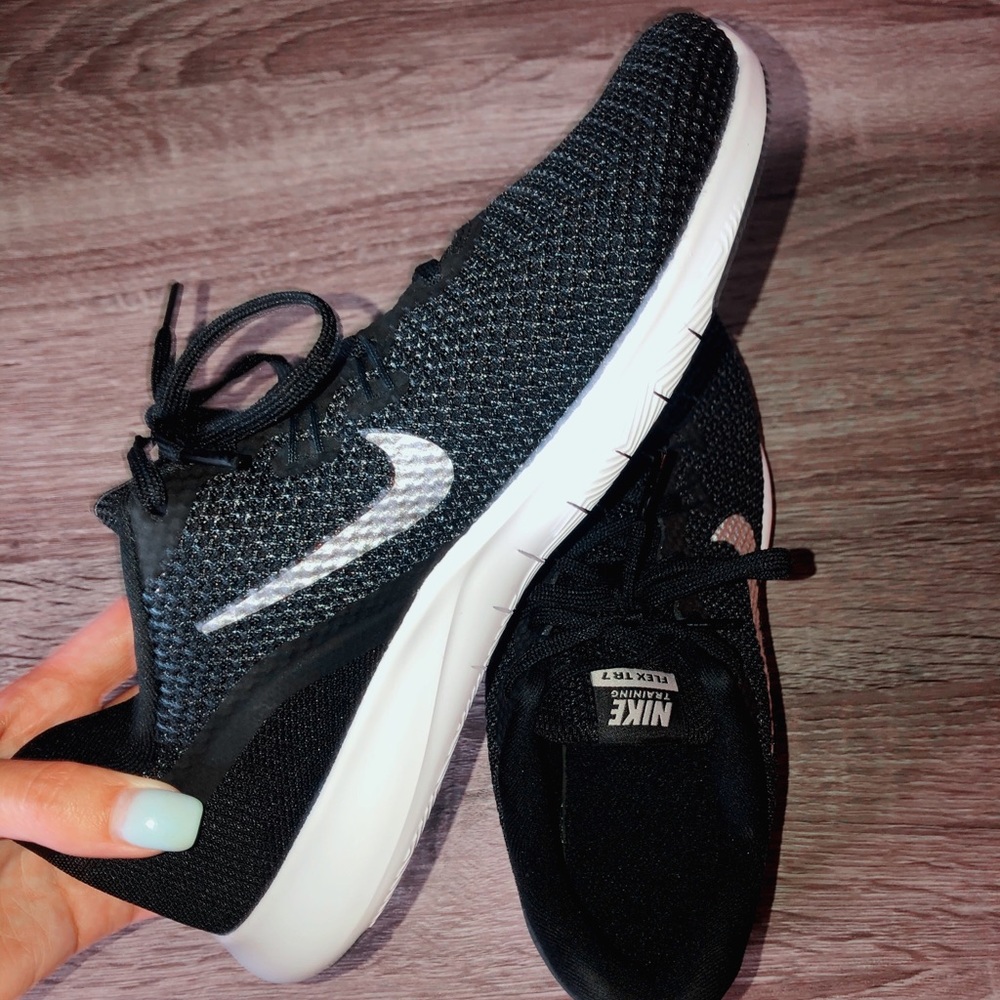 Black NIKE Flex TR 7 Cross Training Shoes